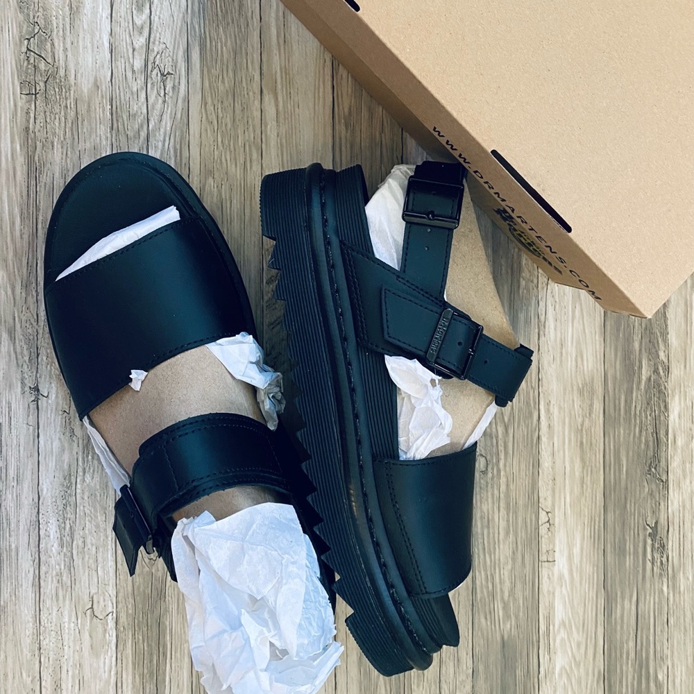 Dr. Martens Womens Strap Sandal Platform Voss Size 10